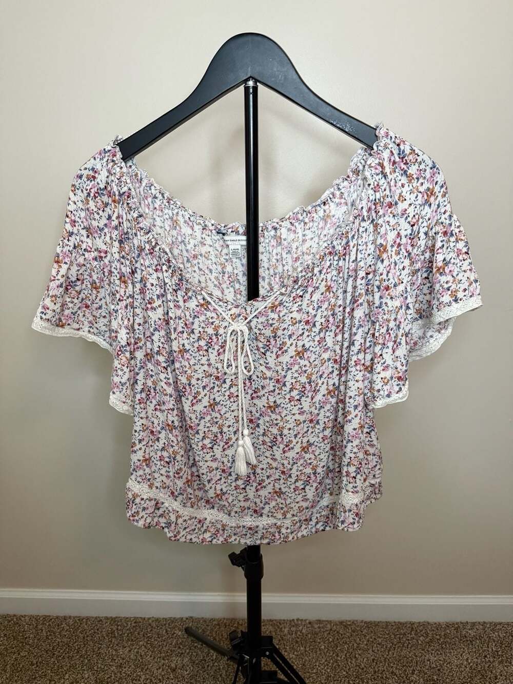 American Eagle Outfitters Floral Off-The-Shoulder Tassel Blouse Size Large